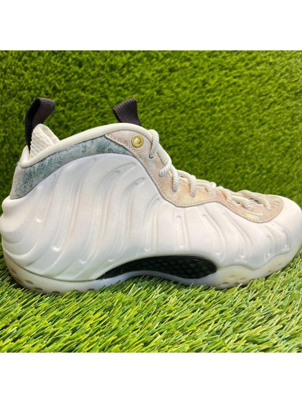Nike Air Foamposite One Womens Size 8 Summit White Black Athletic Shoes Sneakers